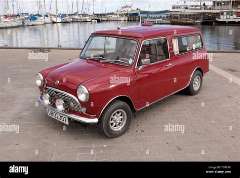 Austin Mini Van Hi Res Stock Photography And Images Alamy