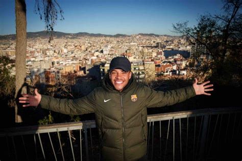 El Tigrinho Has Arrived The First Photos Of Vitor Roque In Barcelona