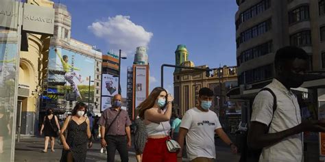 Sanidad Recomienda El Uso De Mascarilla Ante El Repunte De Casos De