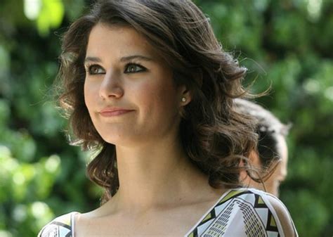 Beren Saat Turkish Actors And Actresses Photo 32568892 Fanpop