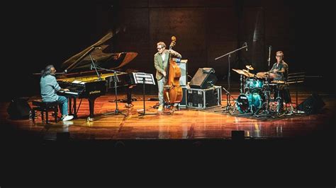 Stefano Bollani Al Piano Adoro Inventare Con Un Germe Di Follia Mia