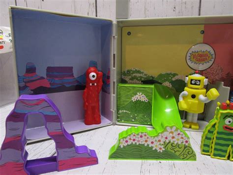 Yo Gabba Gabba Boombox Playset 5 Figures & Accessories 2013 - Tested ...