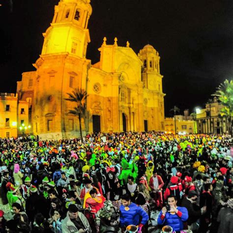 Viaje al Carnaval de Cádiz De Noche Malaga South Experiences