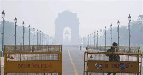 Delhi Turns Into ‘gas Chamber As Air Quality Drops To ‘severe Plus See Pics Photogallery