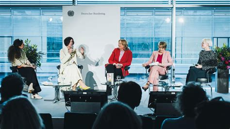 Deutscher Bundestag Buchvorstellung Der N Chste Redner Ist Eine Dame