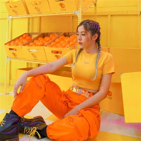 Nhan S C G Y Th Ng Nh C A Hot Girl C N M C Tri U Follow Tik Tok U Ti N C A Vi T Nam