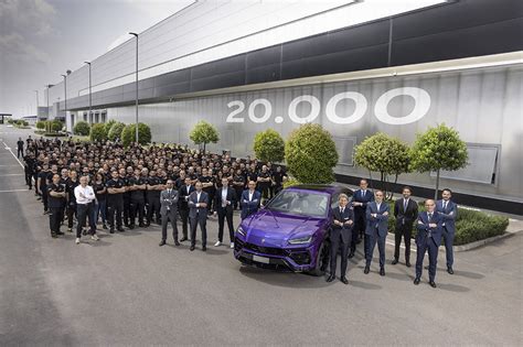 Lamborghini Urus alcança as 20 mil unidades produzidas em apenas quatro