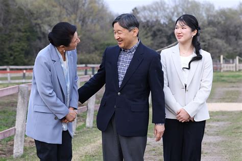 【画像・写真10枚目】雅子さま 天皇陛下に「毎日の晩酌を控えて」と勧められご即位前から続く“健康ケア”【上半期ベストスクープ】 女性自身