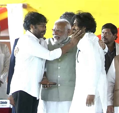 Moment Of The Day Modi Hypes Up Mega Brothers