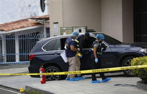 Dos Hermanos Acribillados Dentro De Sus Autos Uno Fue Llegando A Un