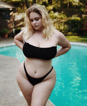 Spreading Her Pussy In The Car While E Drives Porn Pic