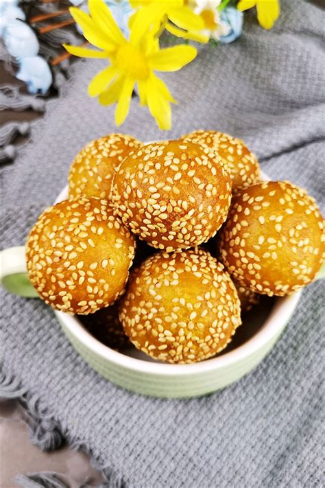 Sesame Balls Recipe - Jian Dui | Easy Chinese Recipes