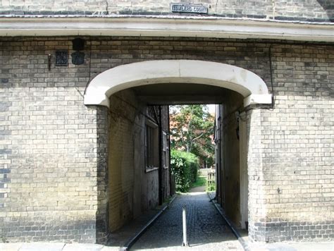 Passage Into Towlers Court © Evelyn Simak Cc By Sa 2 0 Geograph