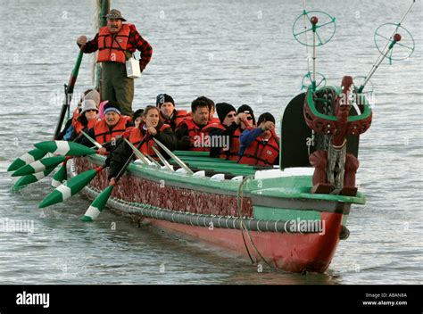 Maori waka or war canoe Stock Photo: 4189577 - Alamy