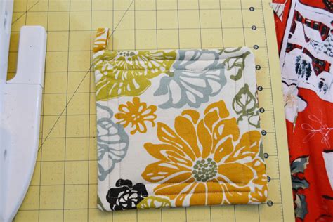 Potholder Tutorial Thats Easy Peasy For Beginners Mary Martha Mama