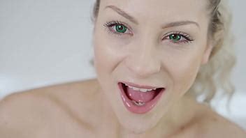 Sexy Blonde Gives Wet Bbc Dildo Blowjob And Fuck Her Pussy In The Morning Xnxx