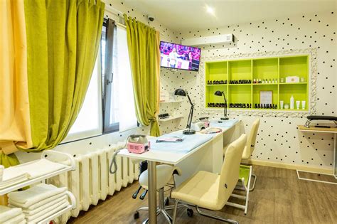 Салон краси Roomyana Beauty Club – Салон краси на Виноградарі ⭐ ...
