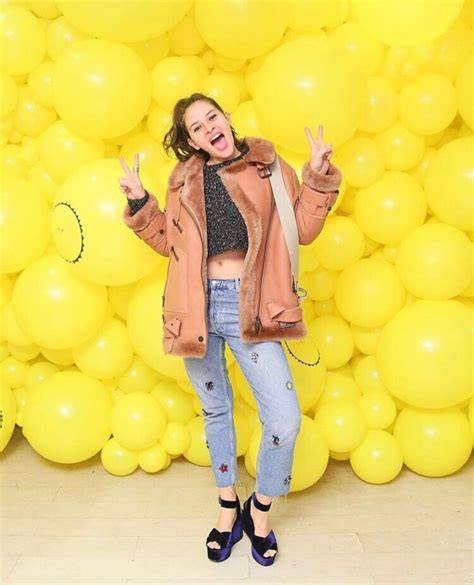 9 Hot Sexy Amirah Kassem Bikini Pics