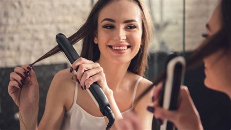 Bisa Bikin Rambut Rusak Hindari Kesalahan Ini Saat Mencatok Rambut