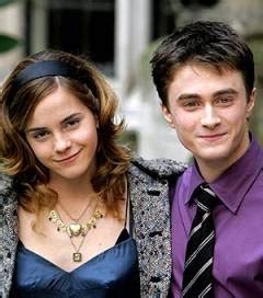 My Blog Emma Watson recorre ao apoio de Daniel radcliffe quando está