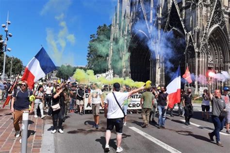 Rouen Et Au Havre Plusieurs Milliers De Personnes D Filent Contre Le