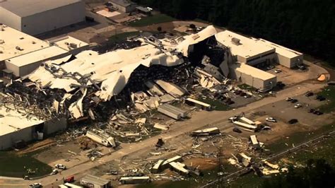 En Images Une Tornade Détruit En Partie Une Usine Pfizer En Caroline