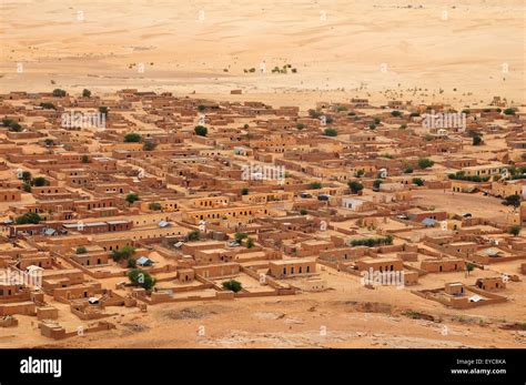 Por la noche el estado de ánimo ciudad del desierto Moudjeria región