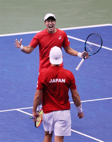 【デビス杯】日本3連勝でワールドグループ1部進出 マクラクラン勉、綿貫陽介組フルセット制す テニス写真ニュース 日刊スポーツ