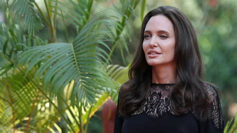 Angelina Jolie Spricht Zum Ersten Mal über Die Trennung Von Brad Pitt