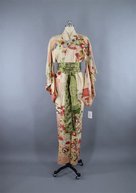 1930s Vintage Silk Kimono Robe Ivory Floral Print