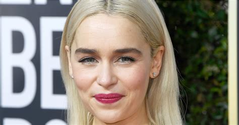 Emilia Clarke Celebrity Hair At The 2018 Golden Globes Popsugar Beauty