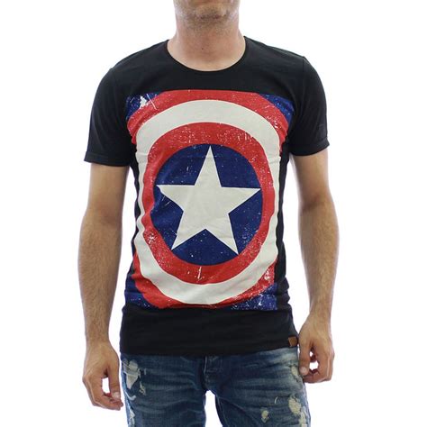 Men's T-shirt with bold print