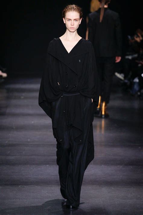 Ann Demeulemeester Fall 2014 Ready To Wear Collection Photos Vogue Review Fashion Fashion