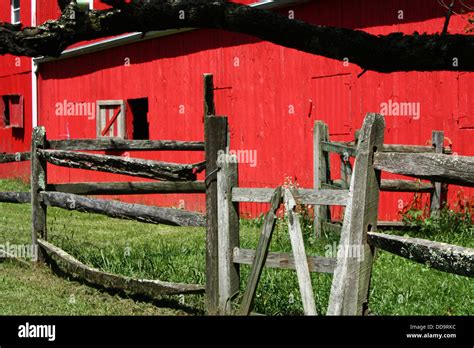 Bright Red Barn Stock Photo Alamy