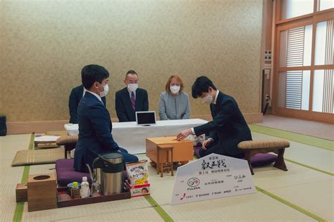 朝日新聞将棋取材班 On Twitter 北〕藤井聡太叡王に菅井竜也八段が挑戦する第8期叡王戦五番勝負は明日11日、東京都千代田区の神田明神で開幕します。検分の様子。前日会見の動画は後ほど