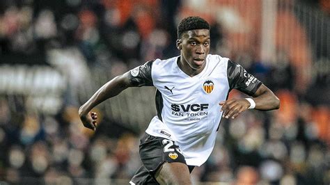 valencia hoping   loan star  permanent signing  january