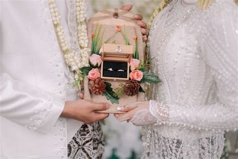 Pin Oleh Djkelabu Di Wedding Photoshoot Di Pose Pengantin Foto