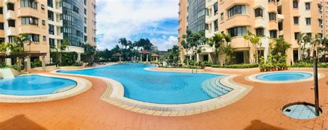 3 Common Rooms And 1 Master Room In Simsville Condo 1 Min Walk To Paya