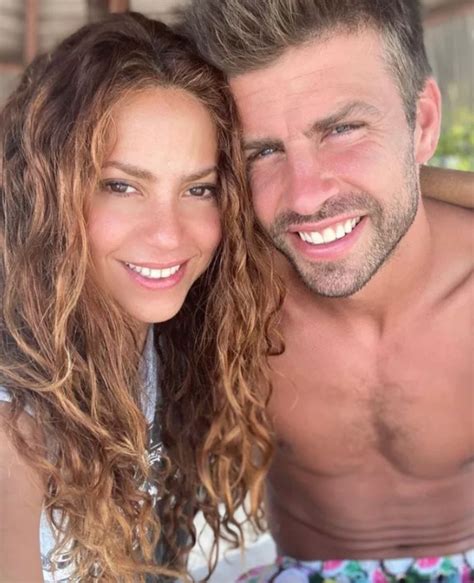 Piqué é flagrado aos beijos nova namorada pivô de separação de Shakira