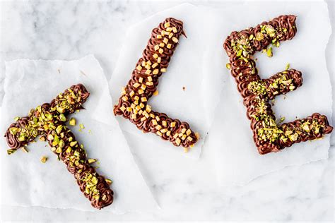 Sinterklaasrecept Zelf Een Vegan Chocoladeletter Maken Living The