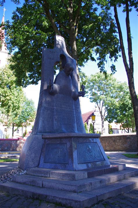 Monument Of Jurgis Ambrozijus Pabreza Kretinga Litauen Anmeldelser