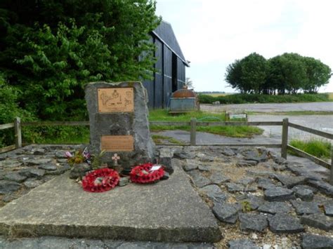 Tarrant Rushton Airfield Memorial - Tarrant Rushton - TracesOfWar.com