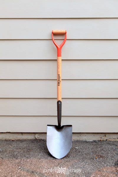 The Home Gardener’s Guide to Shovels and Spades - Garden Therapy