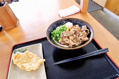 讃岐うどん『めりけんや高松駅前店』肉ぶっかけうどん大600円＆カレイ天 Food News フードニュース