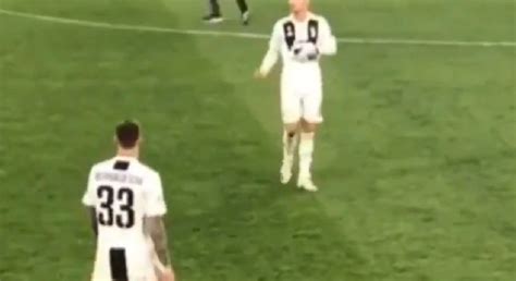 Ci Siamo Ca Ti Sotto Clamoroso Gesto Di Ronaldo Alla Panchina Al