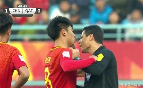 回顾u23男足7黄1红，5张有争议！裁判跟我们什么仇什么怨