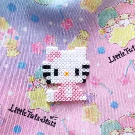 Chaveiro Pin Hello Kitty Sanrio Em Pixel Art Hama Beads Perler Beads Shopee Brasil