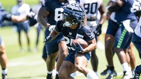 Rb Kenny Mcintosh Nt Austin Faoliu Designated For Return To Practice