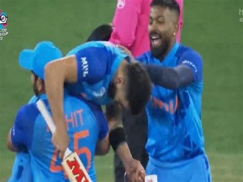 T20 World Cup Best Moments Of This Match Rohit Sharma Lifts Virat Kohli