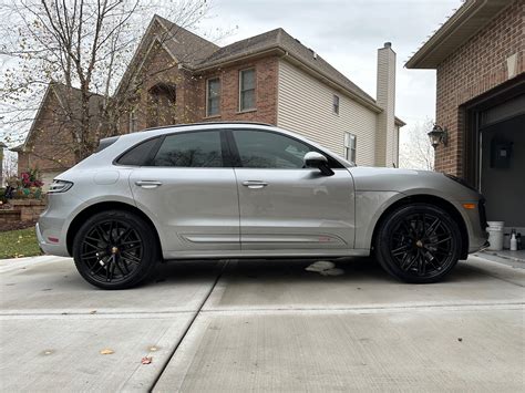 New 2023 Macan Gts In Pts Gt Silver With Blackbordeaux Red Interior